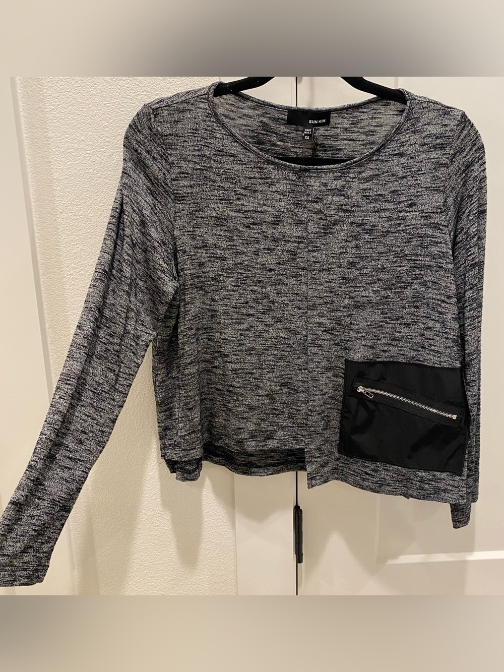 Sun Kim heathered Black Long-Sleeve Pocket Tee